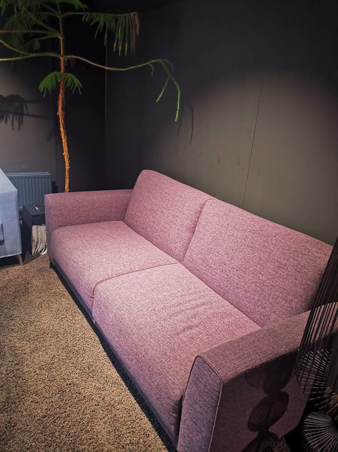 Trp Post Container Data Trp Post ID 24985 Showroom Model Sofa Bed Bedford Trp Post Container