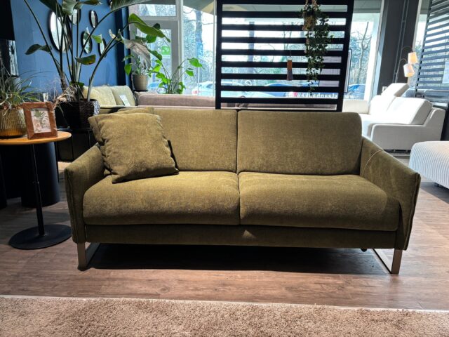 Showroom model sofa bed Nice