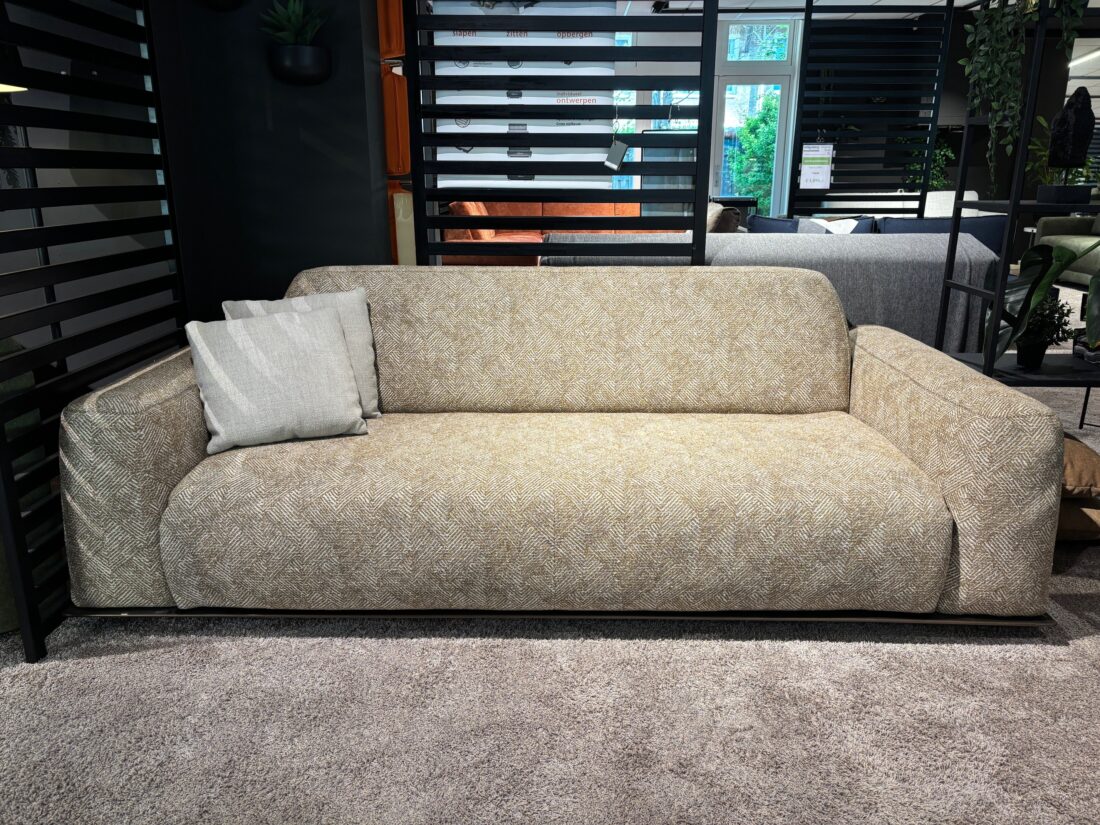 slaapbank Fox showroommodel, mooie stof en loungebank