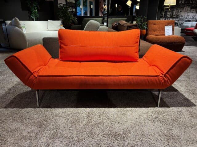 Showroom model Zeal Straw sofa bed