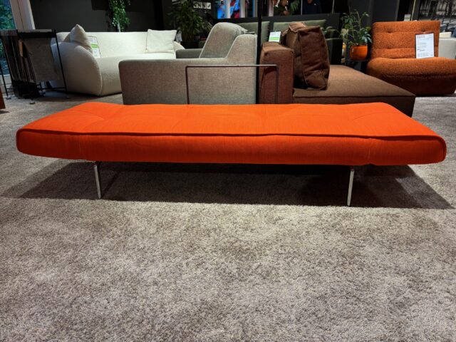 Showroom model Zeal Straw sofa bed