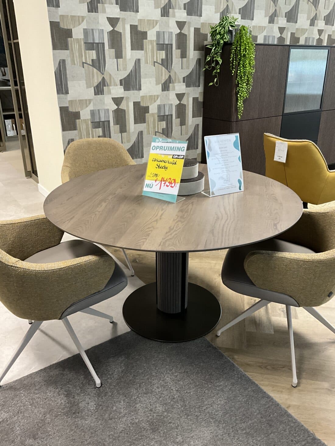 Eetkamertafel Steely Bree S New World