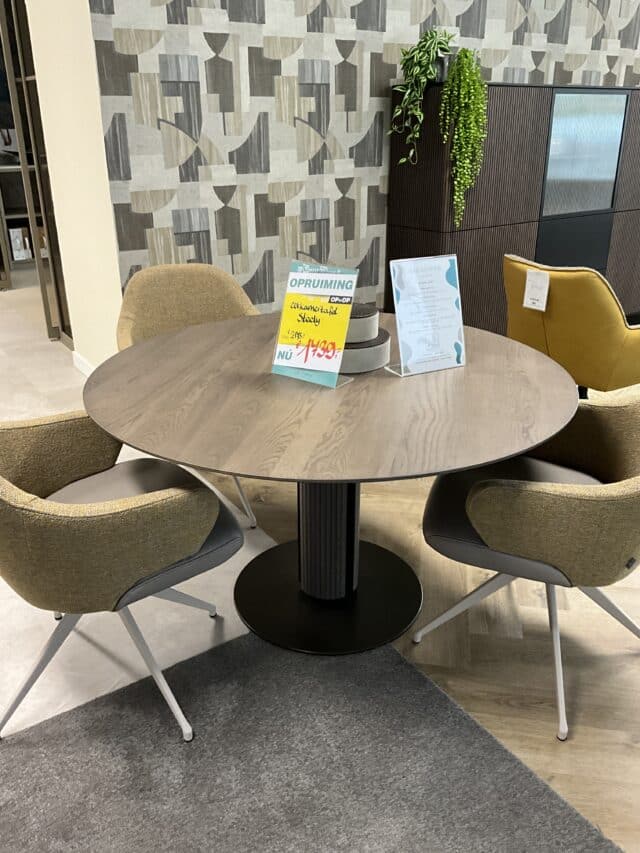 Eetkamertafel Steely Bree S New World