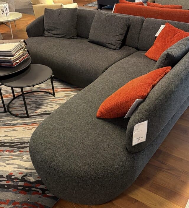 Astoria Escapade Lounge Bank