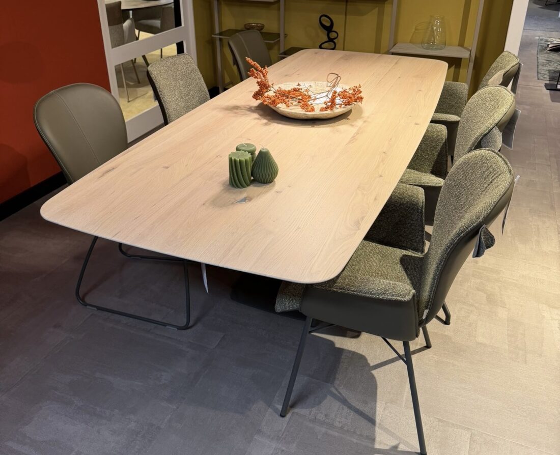 Eetkamertafel Oxxi Bert Plantagie Stoelen Eetkamertafel Oxxi Bert Plantagie Stoelen