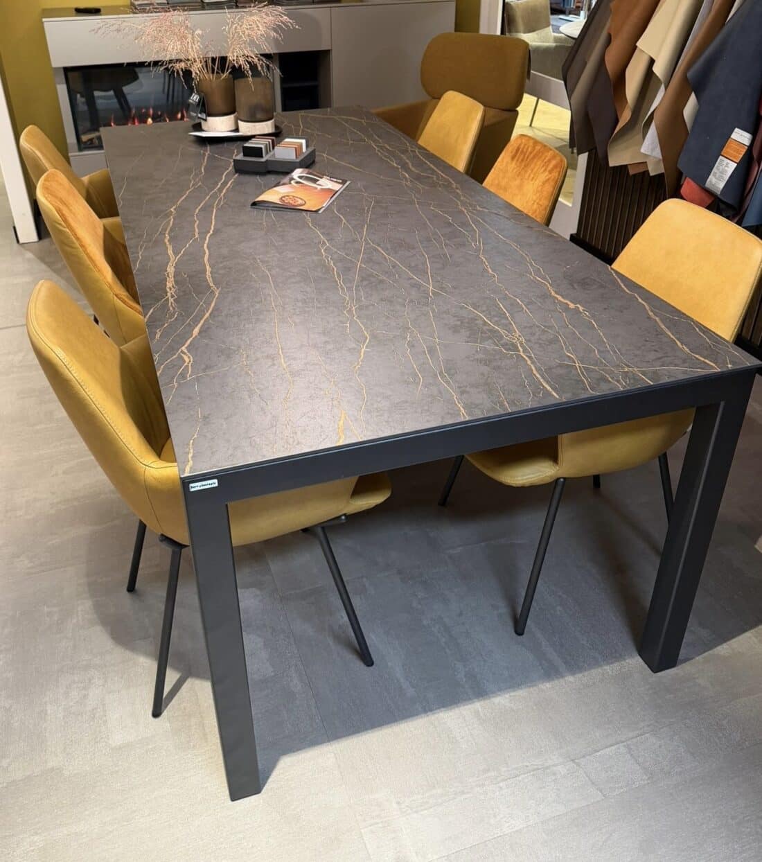 Eetkamertafel Pedro Bert Plantagie Eetkamertafel Pedro Bert Plantagie