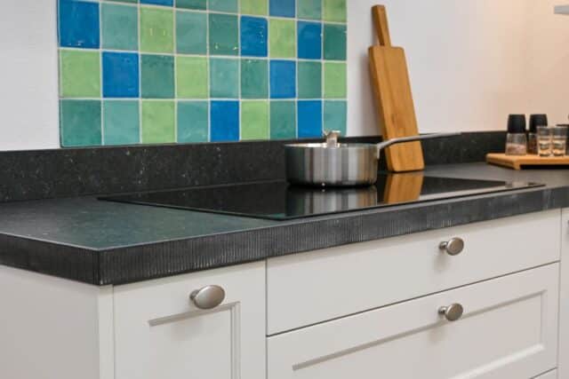 Landelijke Keuken Met Keramiek Werkblad