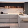 Moderne Keuken Met Keramiek Werkblad En Miele Apparatuur