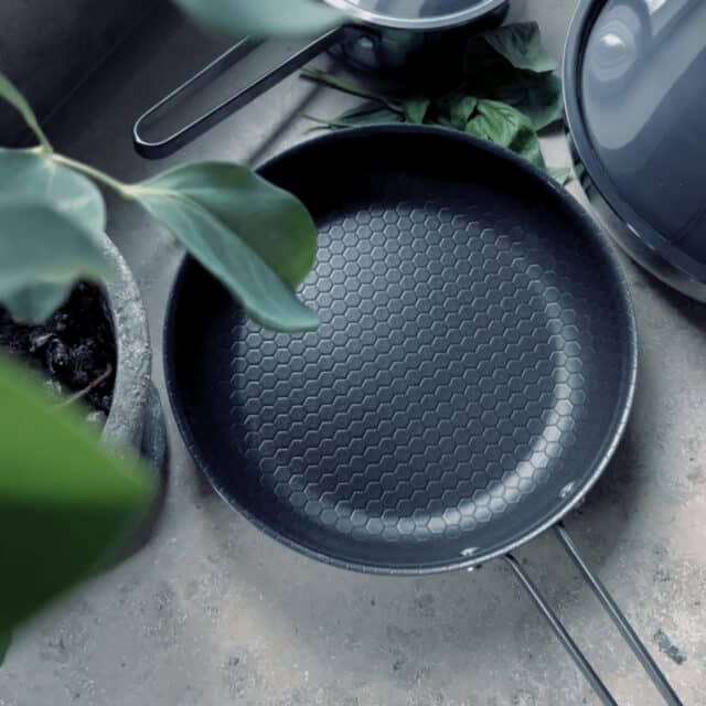 Vargen Thor Modell Q Black Pan 2
