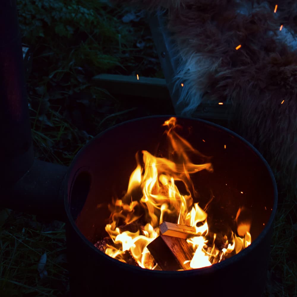 Campfire Fire LAB. Zima