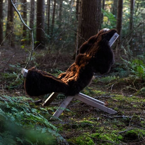 Fauteuil de campagne Weltevree avec peau de mouton