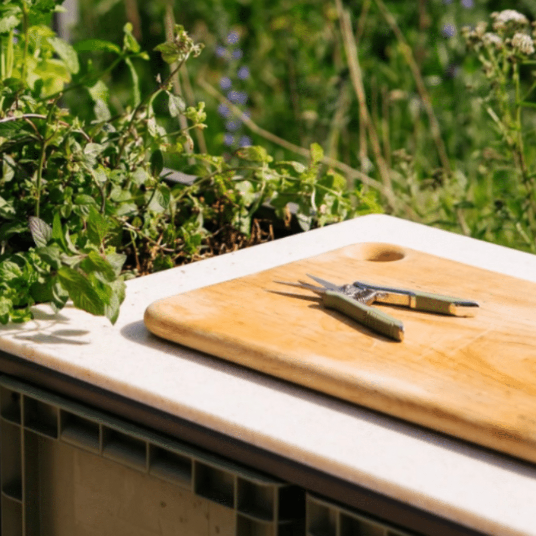 Houten snijplank op gardenworks Weltevree