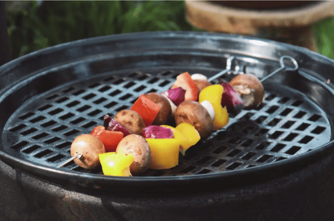 BBQ | Réchaud d'extérieur avec grille et longue cuillère en bois