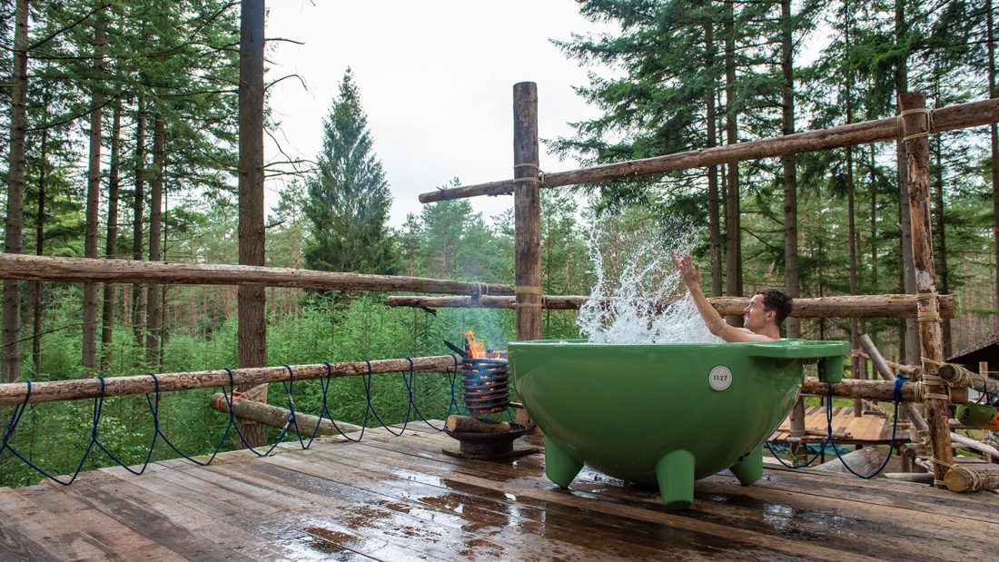 Immerse yourself in the green DUTCHTUB!