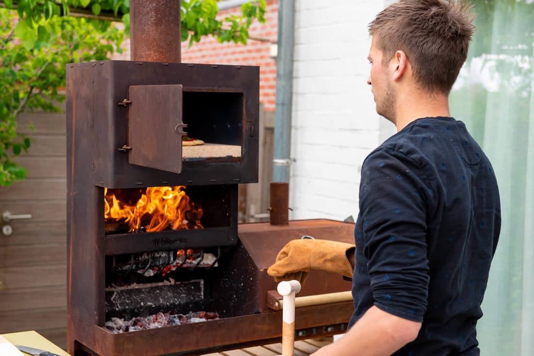Bake the tastiest dishes in the Outdooroven XL Weltevree