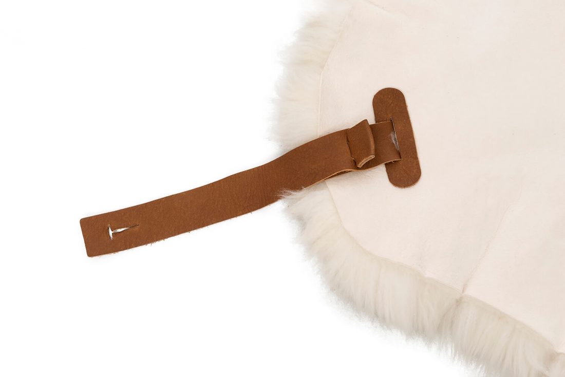 Trp Post Container Data Trp Post Id 6894 Sheepskin White With Loop Trp Post Container