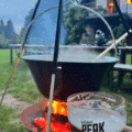 Mooie grote heksenketel met takel driepoot