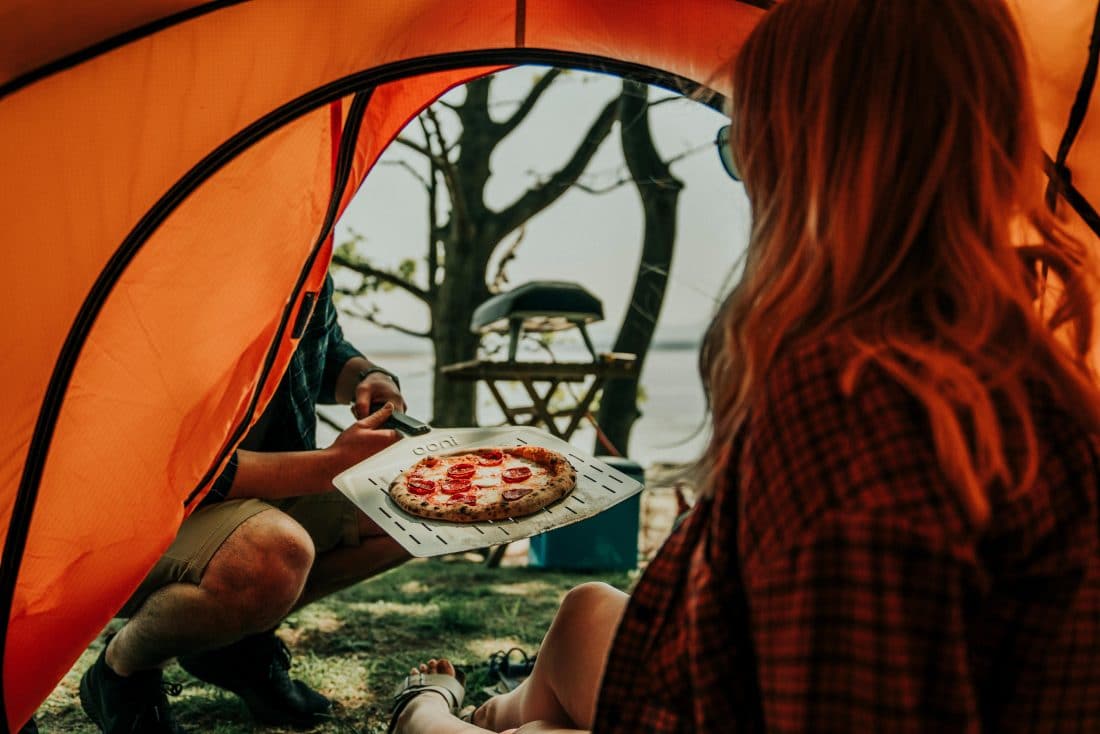 Baka de godaste campingpizzorna!