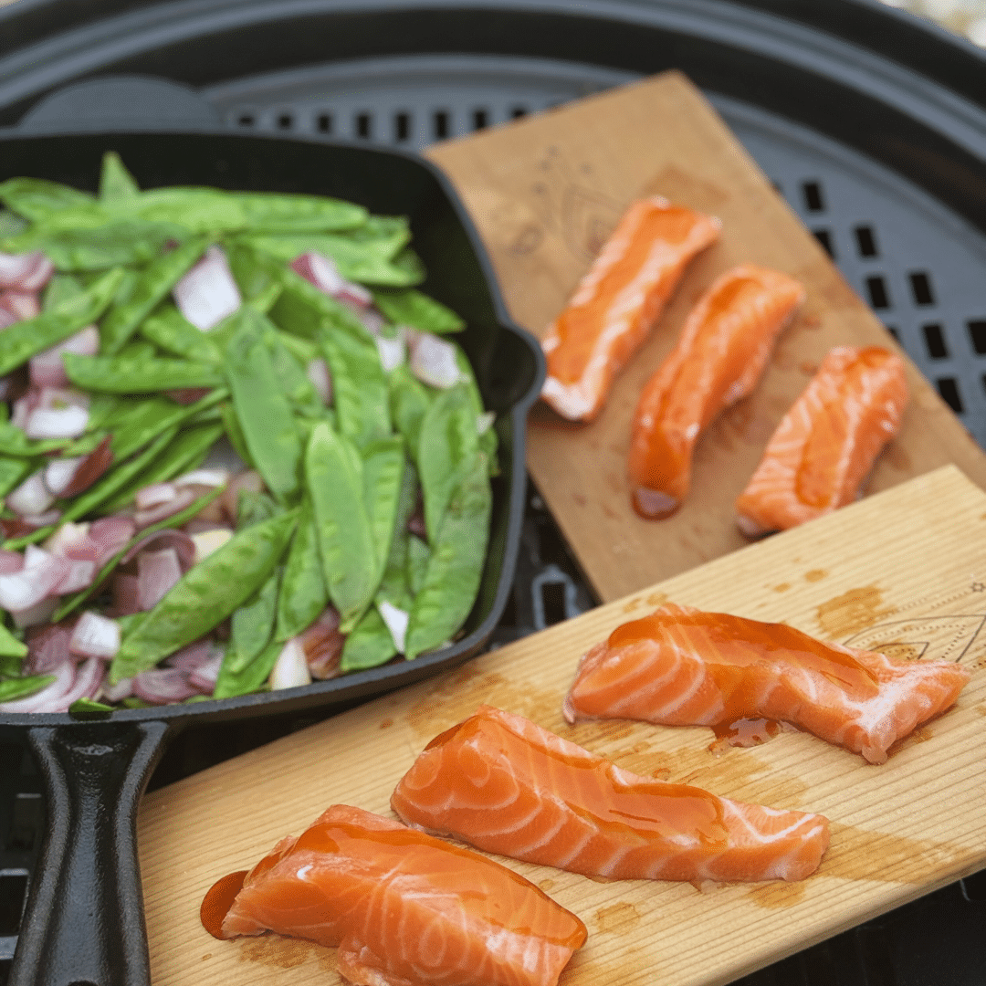 Rookplankje zalm en grillpan vierkant met peultjes
