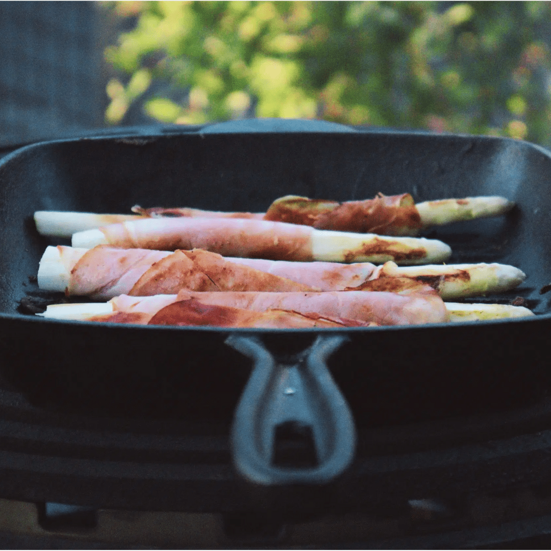 patelnia grillowa kwadratowe szparagi z szynką