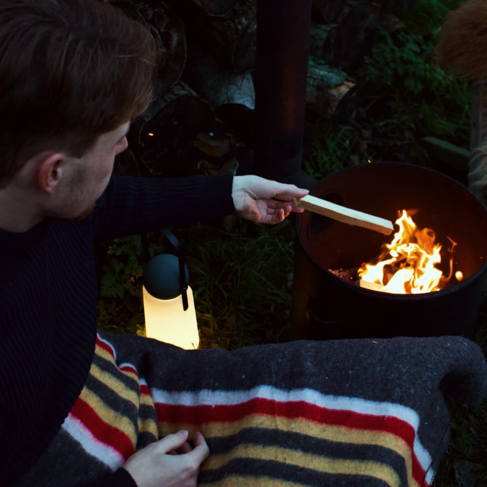 Warm yourself by the fire of the VUUR LAB. stove