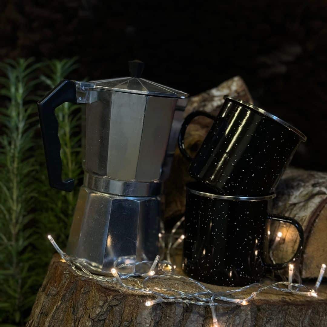 Percolator with two enamel mugs