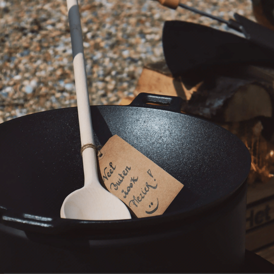 VUUR LAB. Utomhuskök med wokpanna i gjutjärn