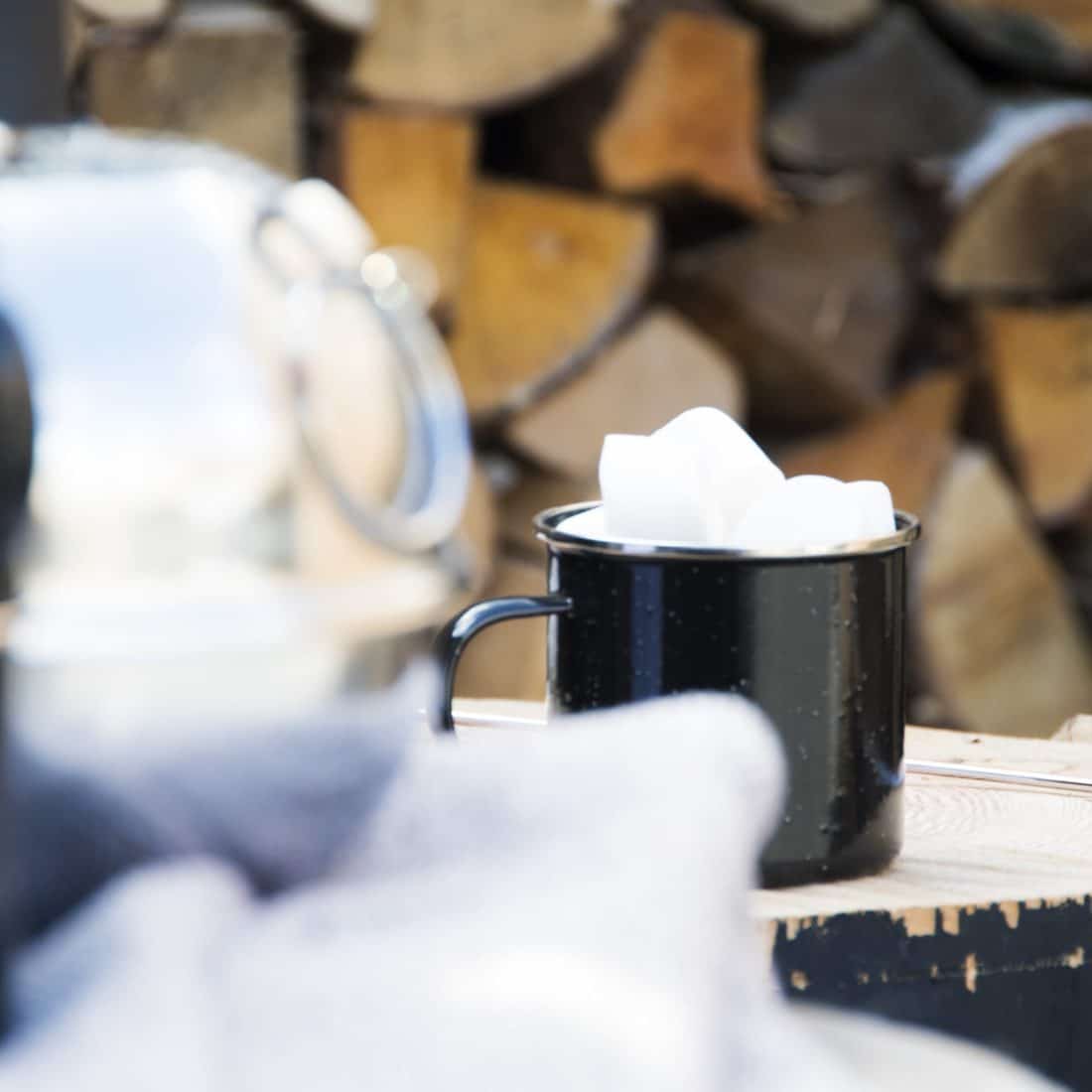 mug enamel black marshmallow