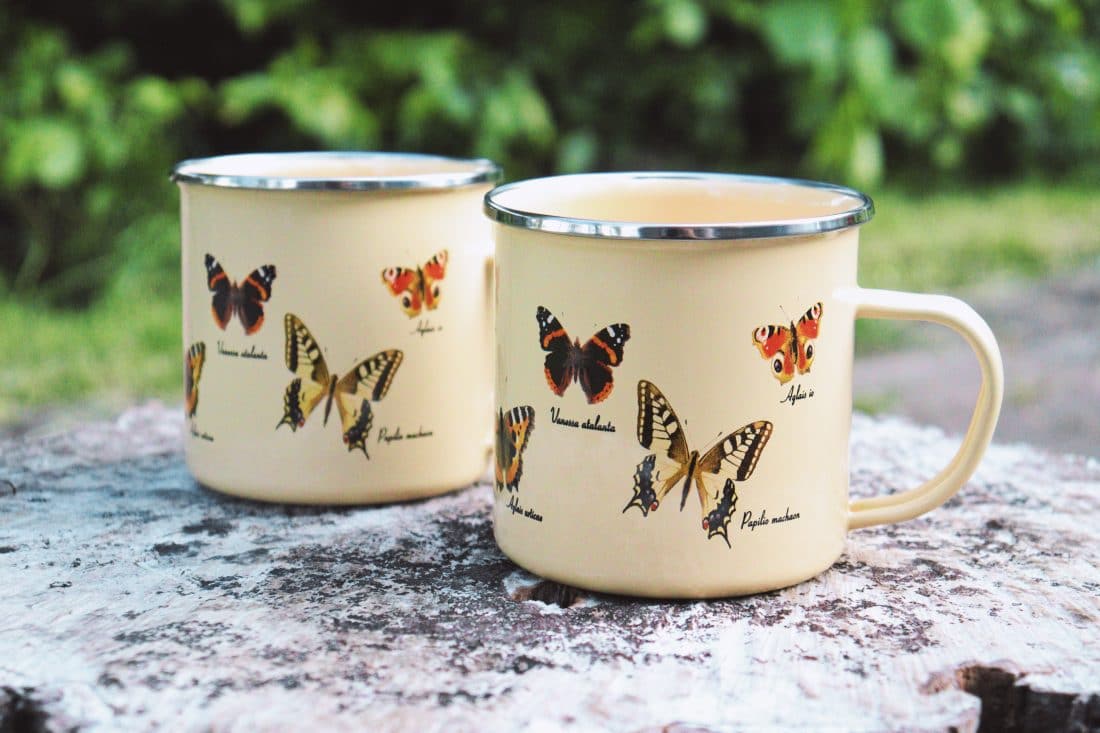 Encargar taza esmaltada mariposas de La VUUR LAB.®