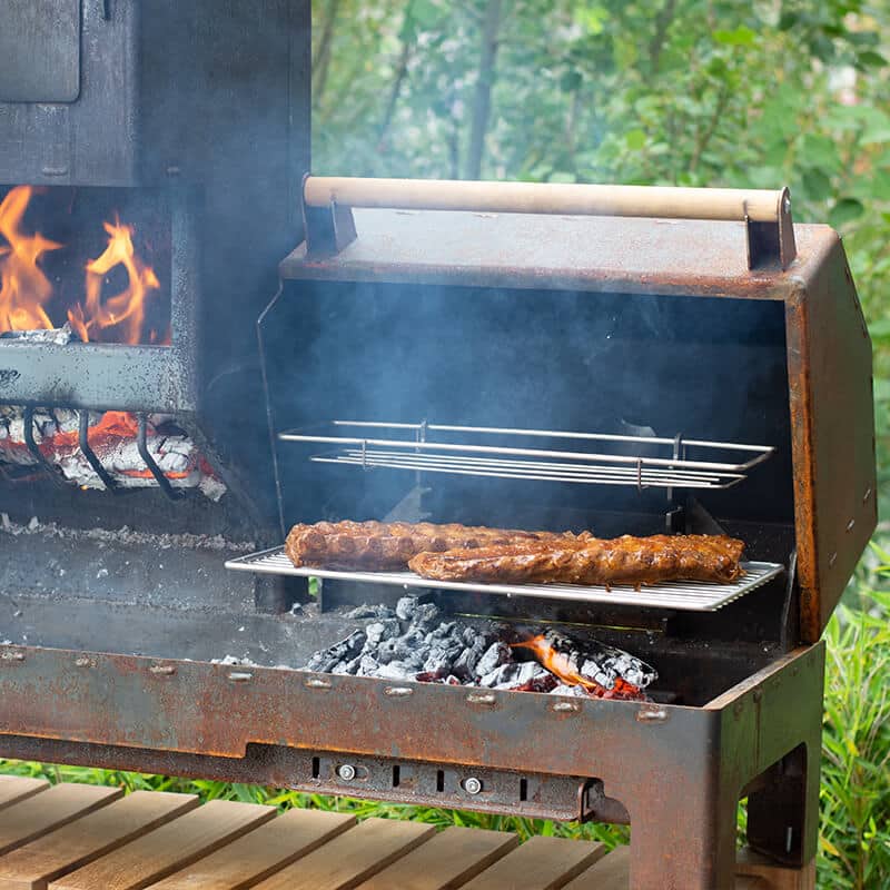 Grill your spare ribs on the grill of the Outdooroven XL