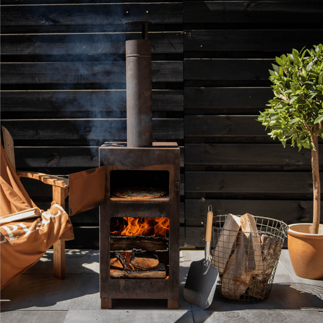 Terrace stove with pizza oven
