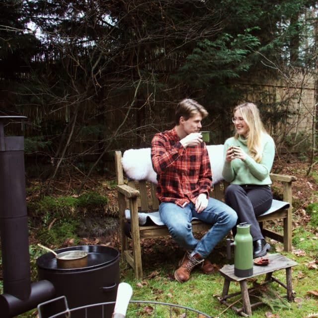 Disfrute de un café con su pareja en la manta de picnic Sagaform