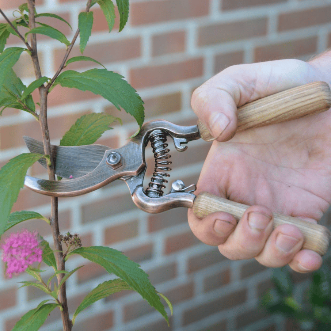 Copper-plated ergonomic pruning shears Esschert Design