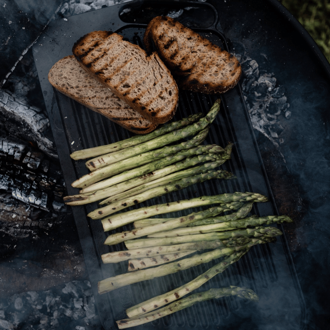 Barebones Cast Iron Griddle asperges brood