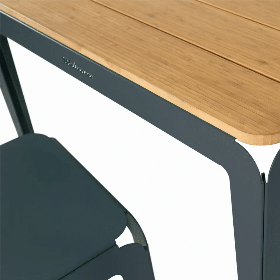 Bended table wood blauw zoom