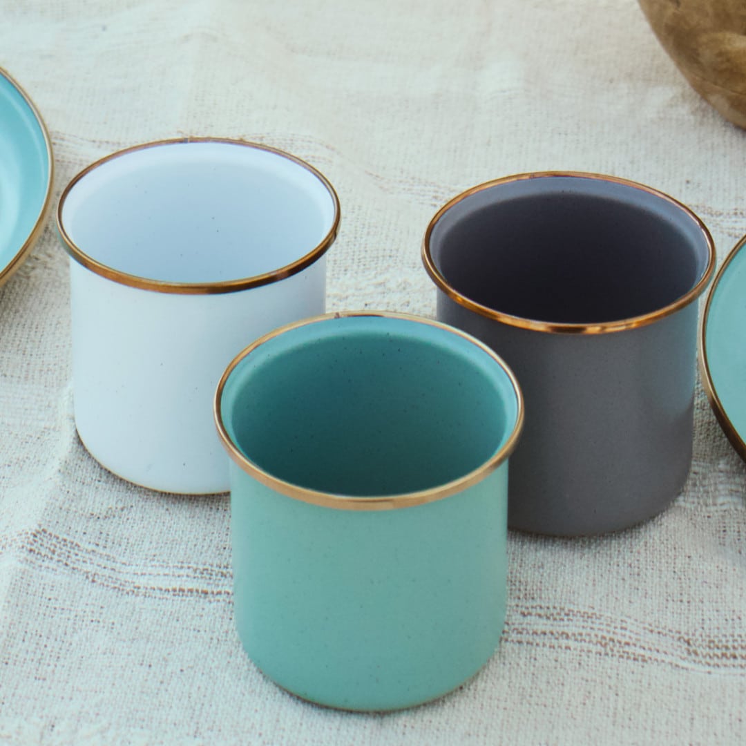 Enamel mugs various colours barebones
