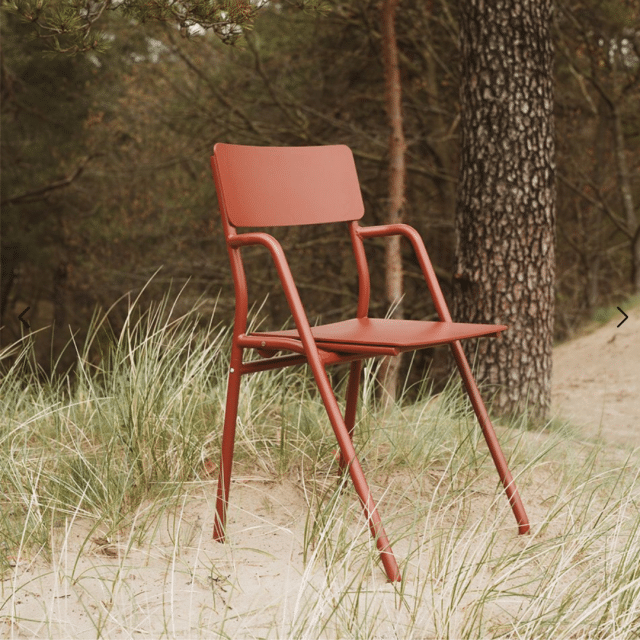 Flip-Up Chair Oxide Red Weltevree