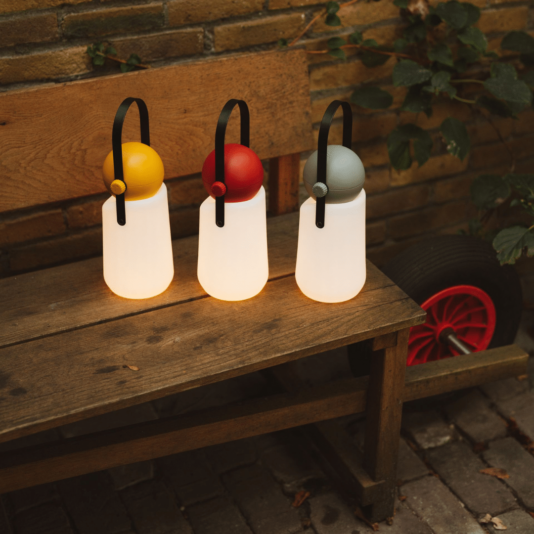 Ontdek de Guidelight Collectie van Weltevree bij het VUUR LAB. je kunt kiezen uit: Geel, groen of rood! Ontdek de Guidelight Collectie van Weltevree bij het VUUR LAB. je kunt kiezen uit: Geel, groen of rood!