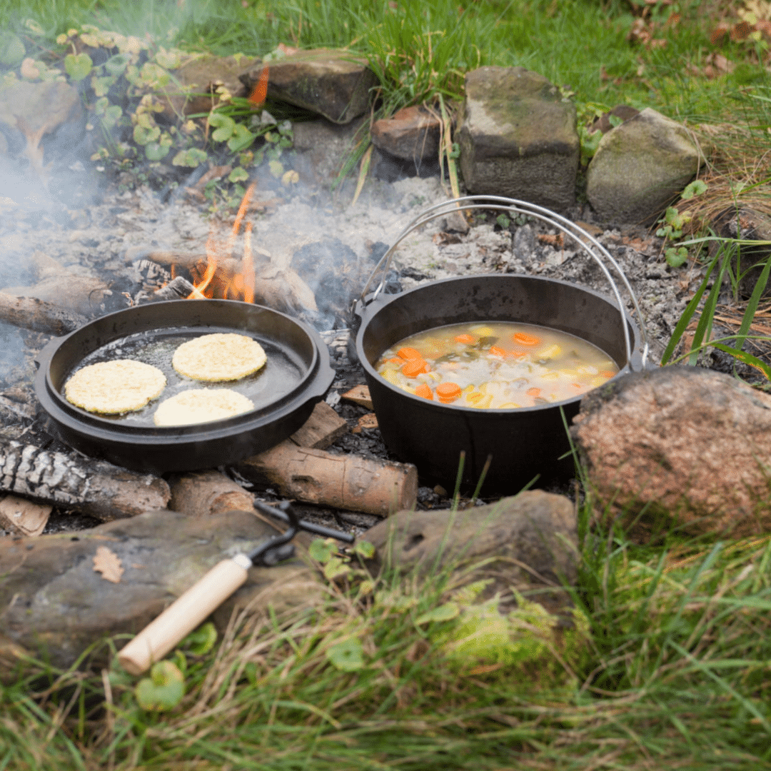 Dutch Oven Outdoor cooking pot