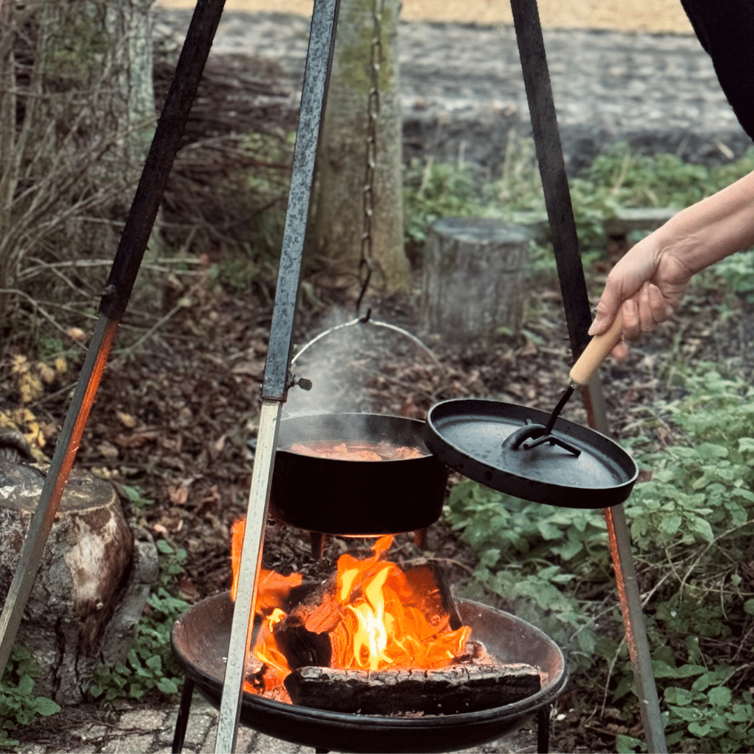 Driepoot set met Dutch Oven 10" Driepoot set met Dutch Oven 10"