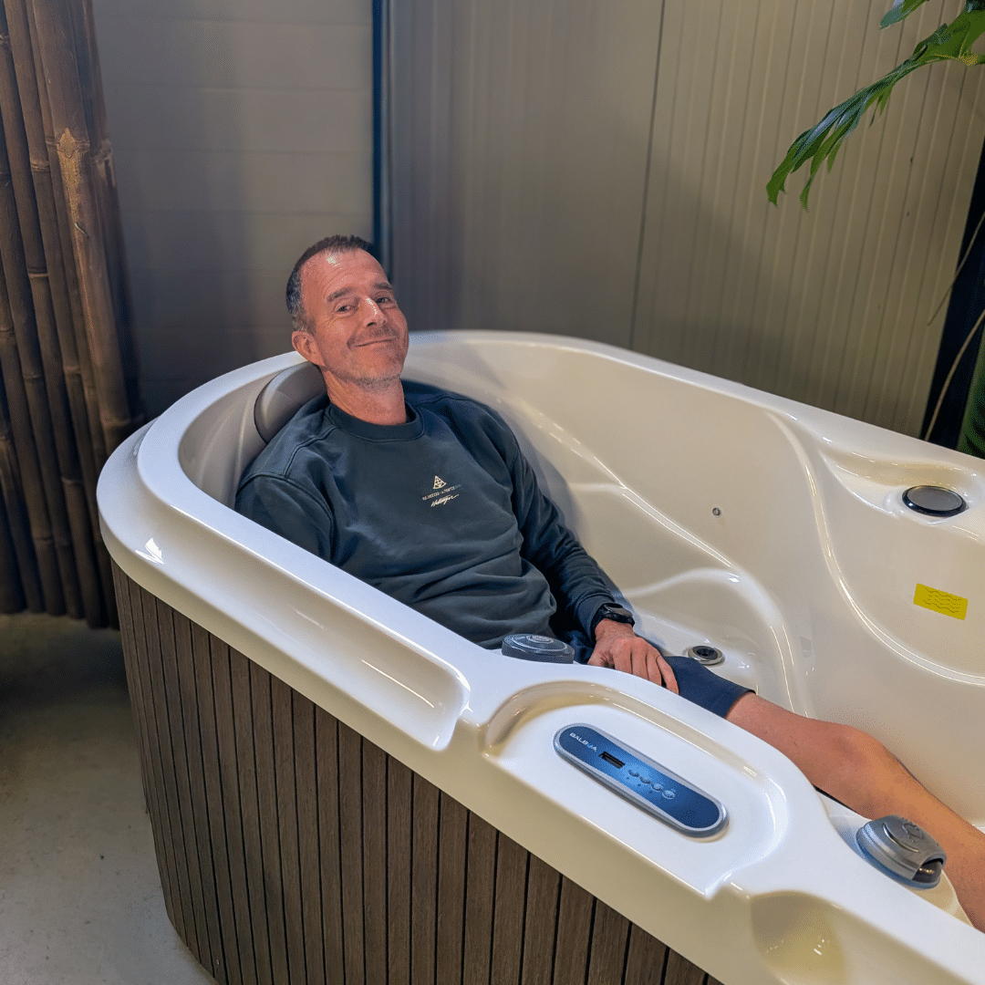 Loveseat Spa Wellness Tub met Berry Koning Loveseat Spa Wellness Tub met Berry Koning