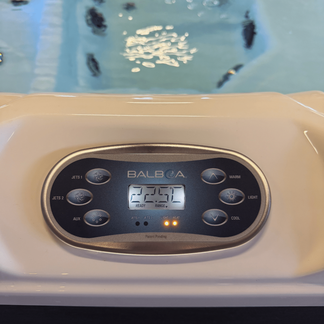 Wellness Tub Infinity spa met water Wellness Tub Infinity spa met water