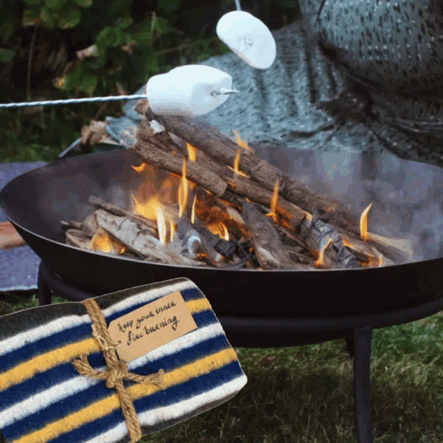 Stoere deken met vuurschaal