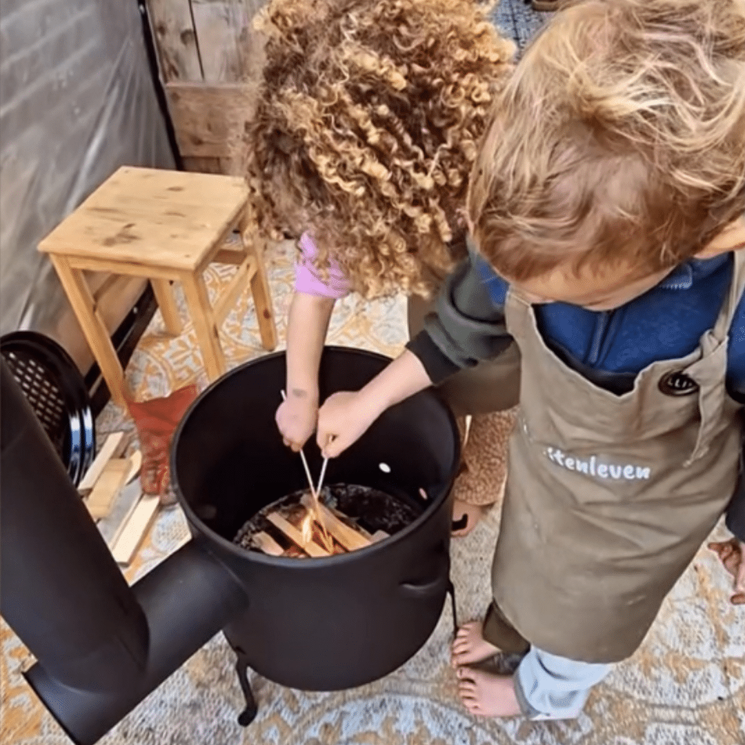 Buiten koken bij groene gastouderopvang 'T Buitenleven in Schagen Buiten koken bij groene gastouderopvang 'T Buitenleven in Schagen