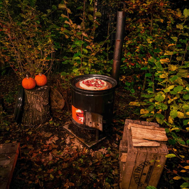 Pizza's bakken bij Natuurhuisjes Westerwolde foto: wondersofwander
