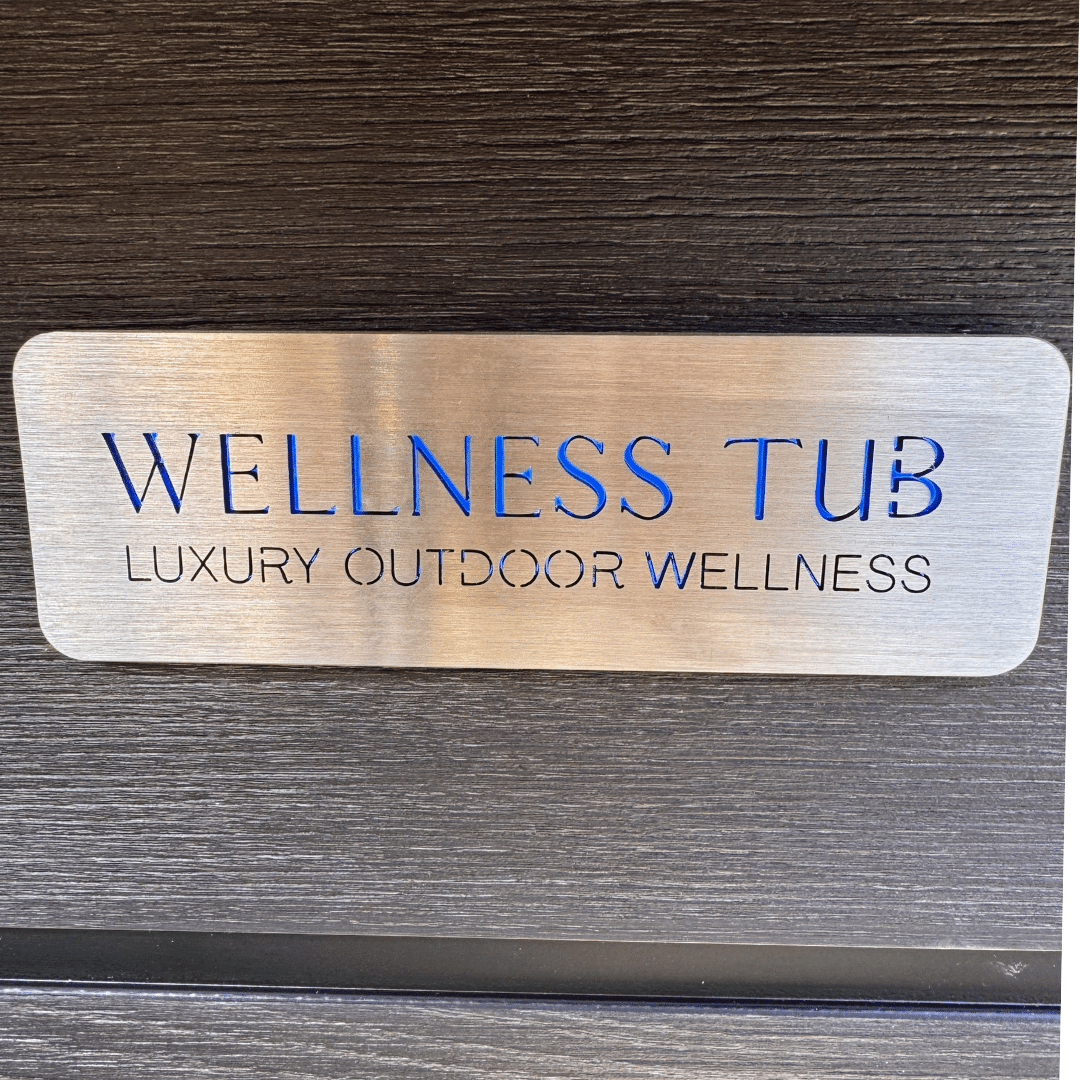 Wellness Tub Luxury Outdoor Wellness Logo op spa