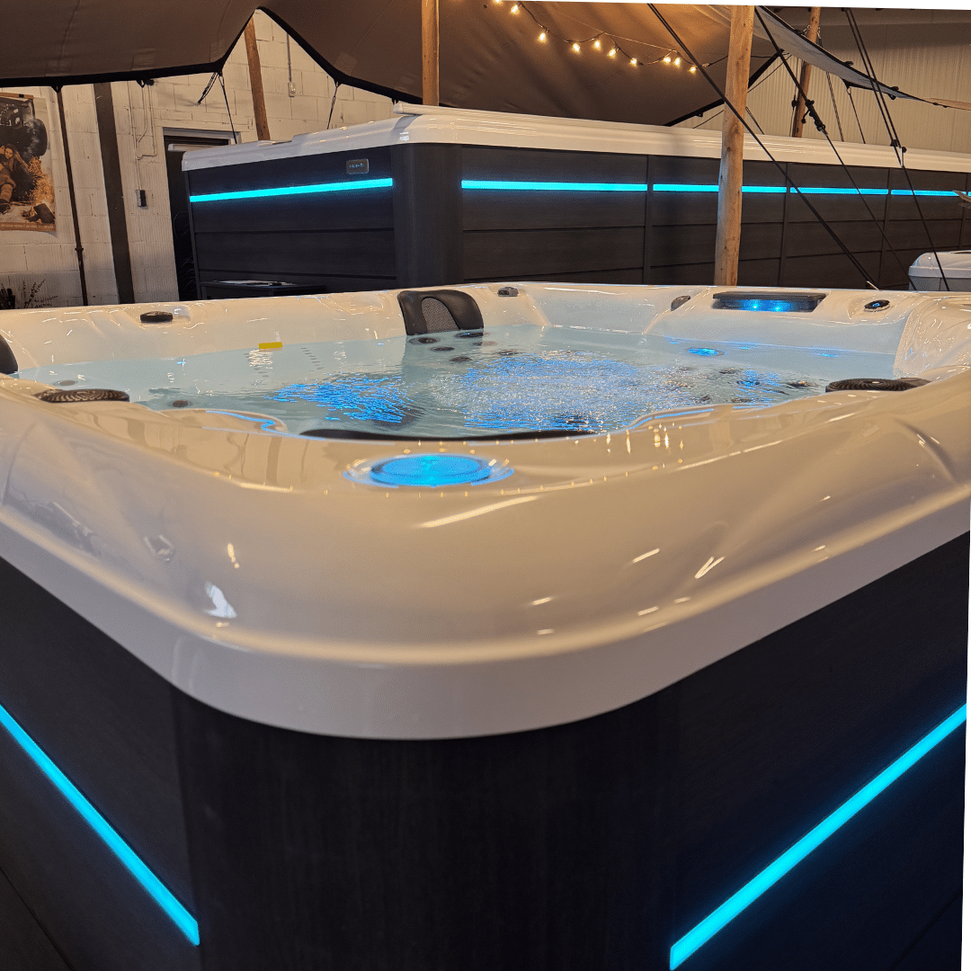 Wellness Tub infinity spa 001 gevuld met water