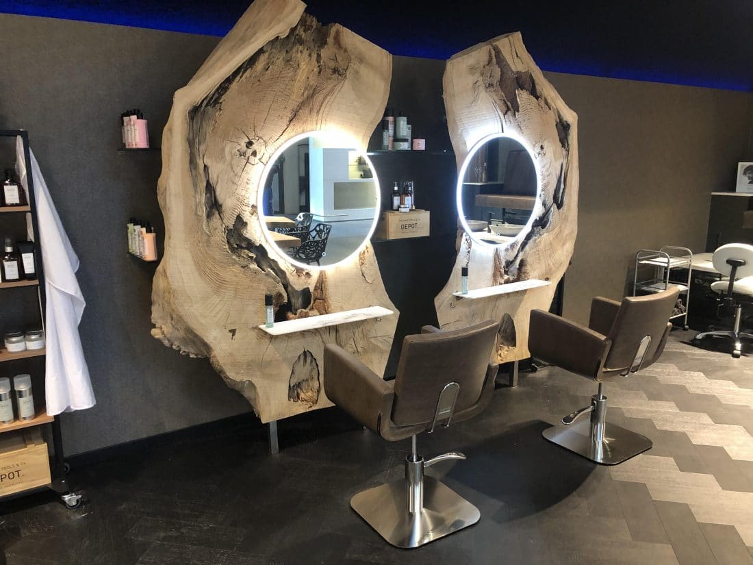 Kapsalon decoratie boomstambladen - De St. Leonhard Eiken boom - XXL Boomstamtafels Kapsalon decoratie boomstambladen - De St. Leonhard Eiken boom - XXL Boomstamtafels
