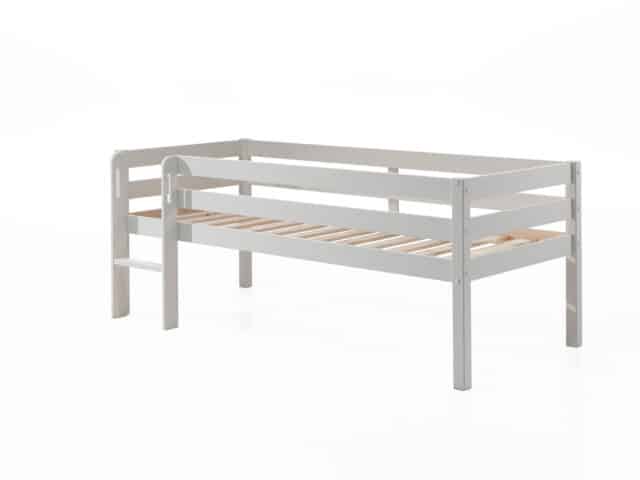 Deze Pino Combinatie Bestaat Uit Een Witte Pino Halfhoogslaper Met Ladder En Een Pino Set Van 3 Laden