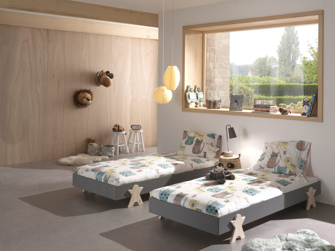 Deze Modulo Combinatie Bestaat Uit 2 Grijze Modulo Bedden 90 X 200 Cm Met Massieve Poten In De Vorm Van Een Smiley